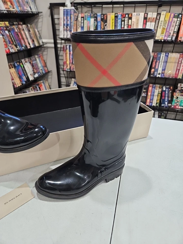 Botas de lluvia Burberry para mujer negras Crosshill House Check - talla 36 hechas en Italia Foto 2 de 4