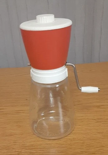 Vintage Federal Housewares Manuel Nut Chopper 1960's - 70's