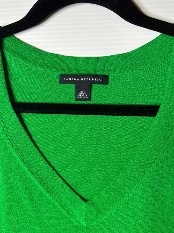 Regata Banana Republic rayon nylon malha suéter gola V vintage anos 2000 - XS - Imagem 3 de 3