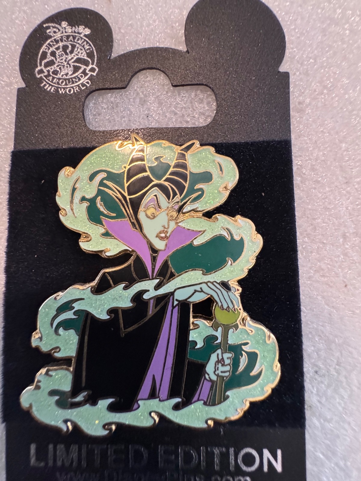 Disney Pin 34317 Maleficent in Ring of Flames HTF Limited Edition Disney Auction