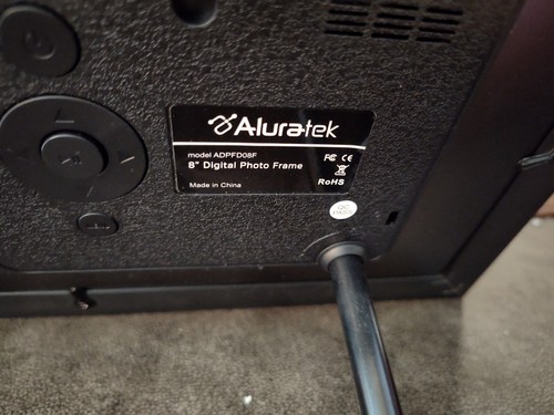 Aluratek 8" Digital Photo Frame - ADPFD08F - Excellent Condition - Picture 2 of 2