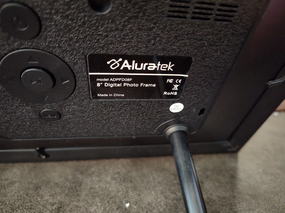 Aluratek 8" Digital Photo Frame - ADPFD08F - Excellent Condition - Image 2 of 2
