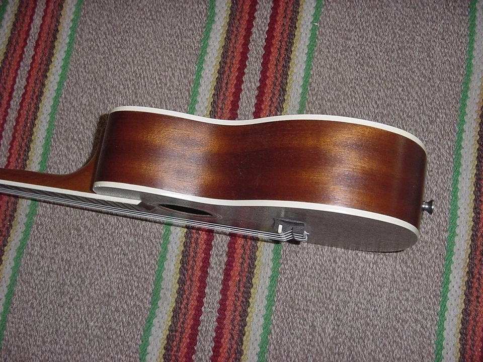 LANIKAI UKULELE MA - C MOGNO UKE MUITOS MAIS LISTADOS NA LOJA - Imagem 4 de 4