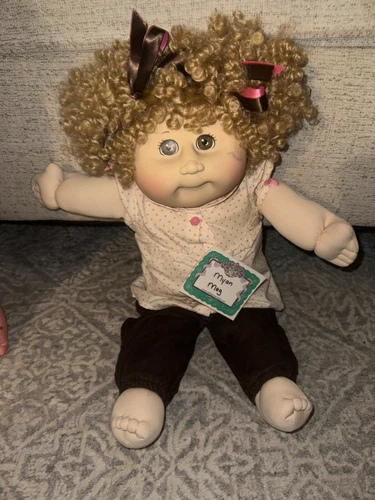 Cabbage Patch Babyland Exclusive 20" curly hair & double signatures