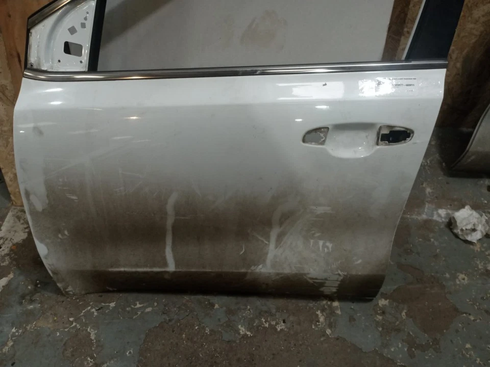 Kia Sportage S 5 Door Estate 2016-2018 DOOR BARE (FRONT PASSENGER SIDE) White - Image 2 of 4