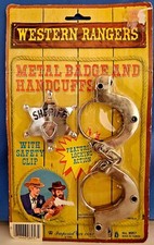 Metal Badge and Handcuffs Vintage Western Rangers Toy 1985 Locking Action
