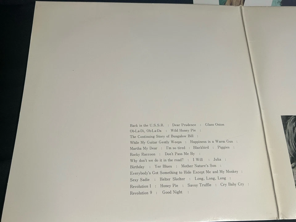 The Beatles THE WHITE ALBUM 2LP Vinyl Complete 1976 Japan NM  LIKE-NEW condition - Image 3 of 4
