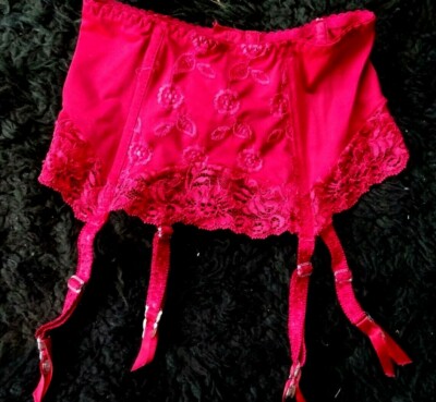 roter Strumpfgürtel Gr.38 v. ETAM Italy Dessous De Luxe Stickerei u viel Spitze 