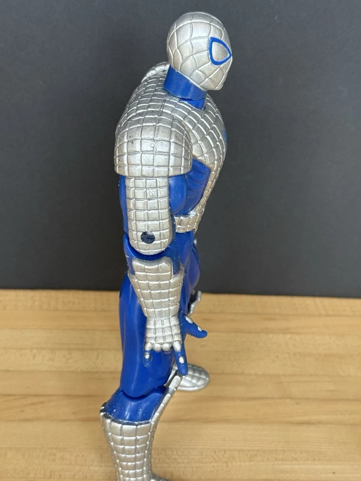Figura de acción suelta vintage Spiderman azul y plata Toy Biz 1995 Marvel 10 pulgadas Foto 2 de 4