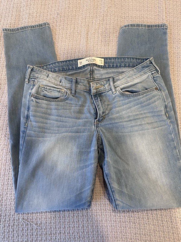 Women’s Abercrombie & Fitch Women's Skinny Jeans Size 10T Length 33