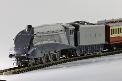 Hornby OO Gauge LNER Class A4 Locomotive ''Silver Fox'' - #2515