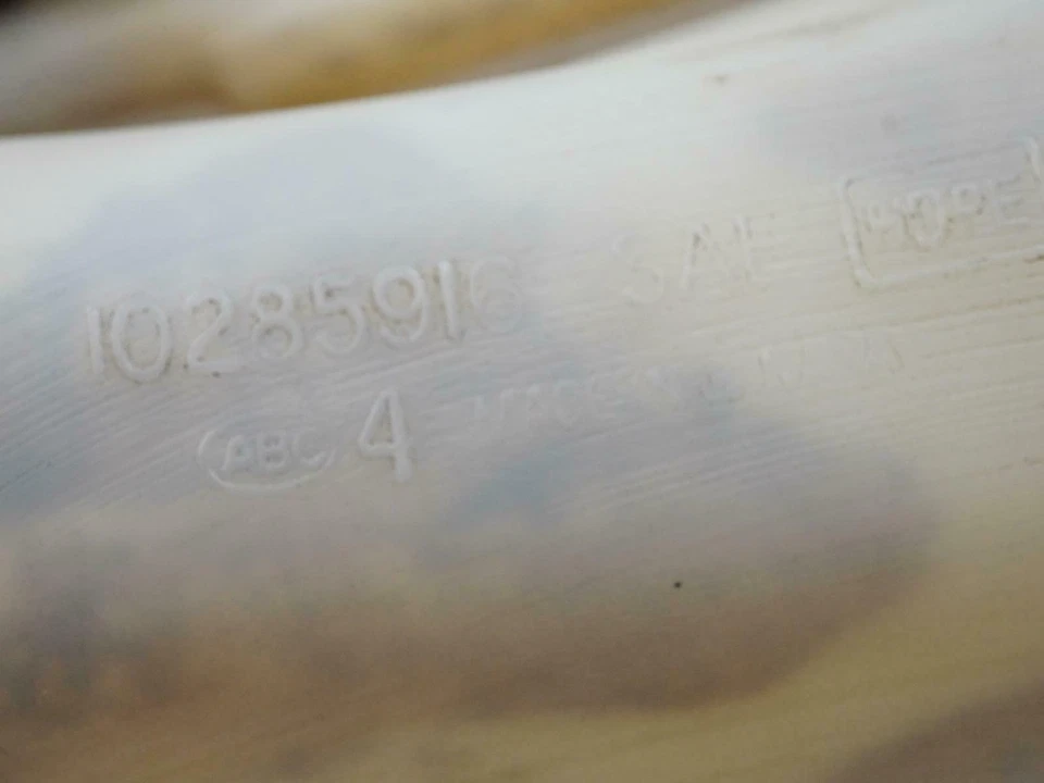 1997 Chevrolet Monte Carlo Radiator Coolant Tank Reservoir Bottle 1028591 Oem - Image 3 of 4