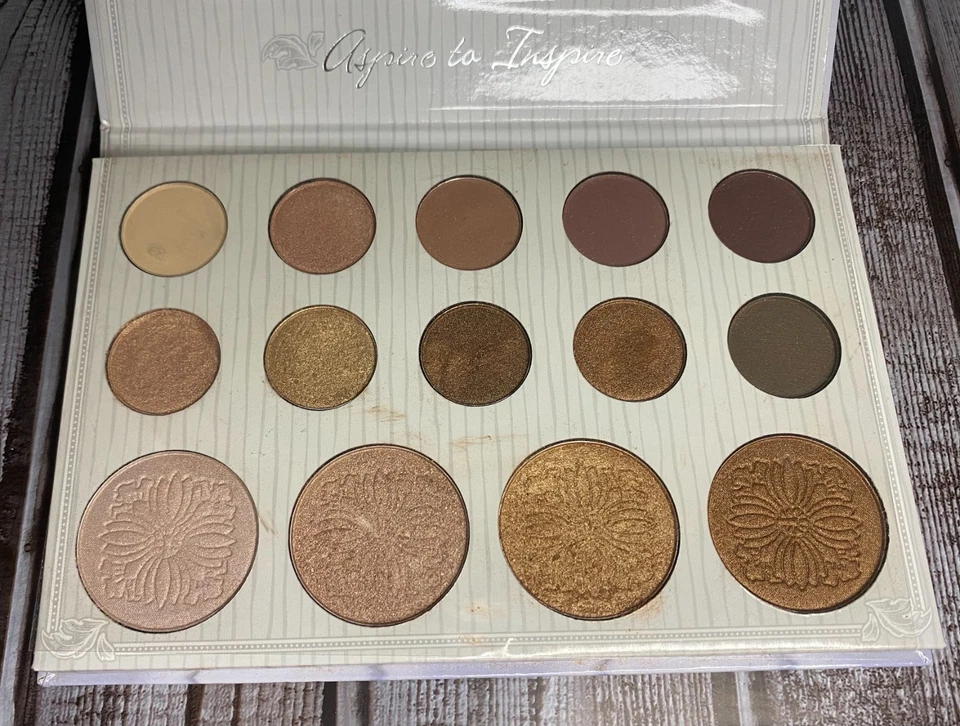 BH Cosmetics Carli Bybel 10 + 4 Colors Eyeshadow & Highlighter Palette - Image 3 of 4