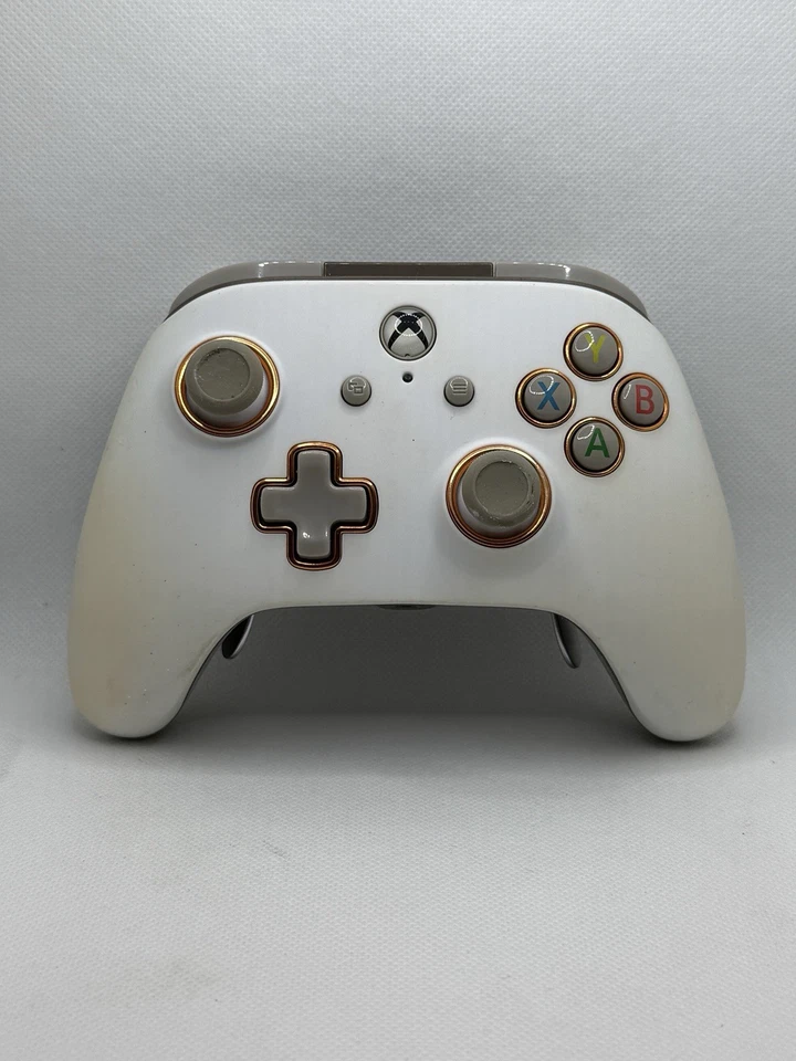PowerA Fusion Pro Wired Controller For Xbox One In White - Missing Pieces - Image 3 of 4