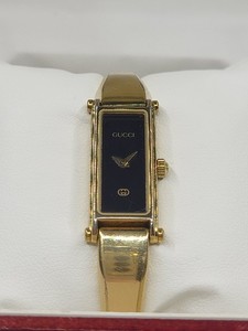 Authentic Ready To Wear SWISS Gucci Watch 1500 Women's Black Gold Plated Vintage
