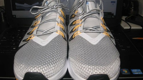 nike quest 4e running sneaker