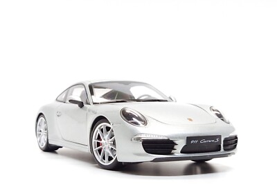 Welly NEX 1:18 Porsche 911 Carrera S Coupe (991) in Rhodium