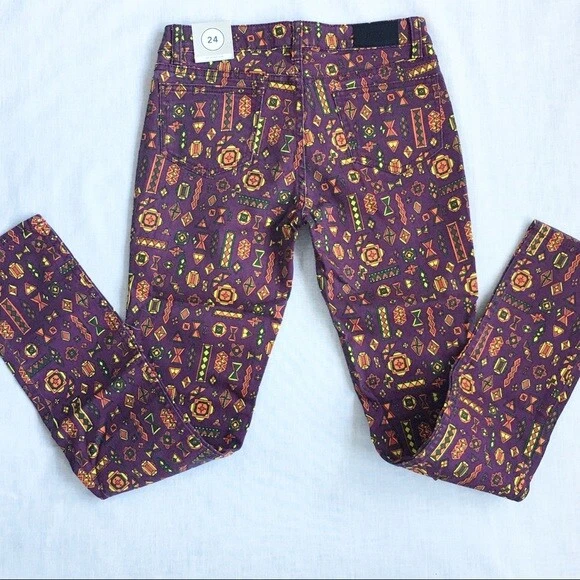 Nuevo con etiquetas Jean ajustado Kate Spade Saturday estampado geométrico en morado oscuro talla múltiple 24 Foto 3 de 4