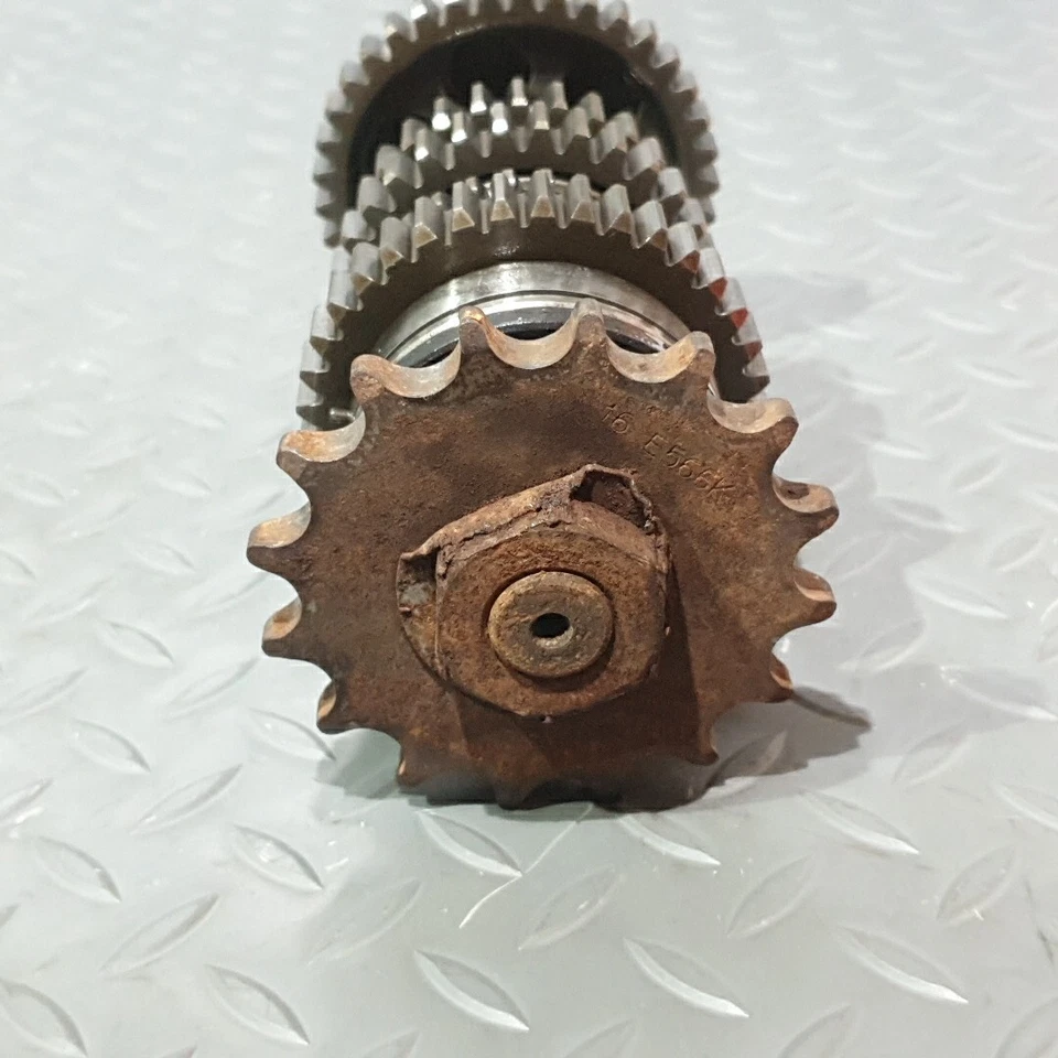 ♻️ Yamaha FZR 600 3HE 1989 - 1993 выход редукторного вала коробки передач (отсутствует 5-я передача) - Изображение 2 из 4