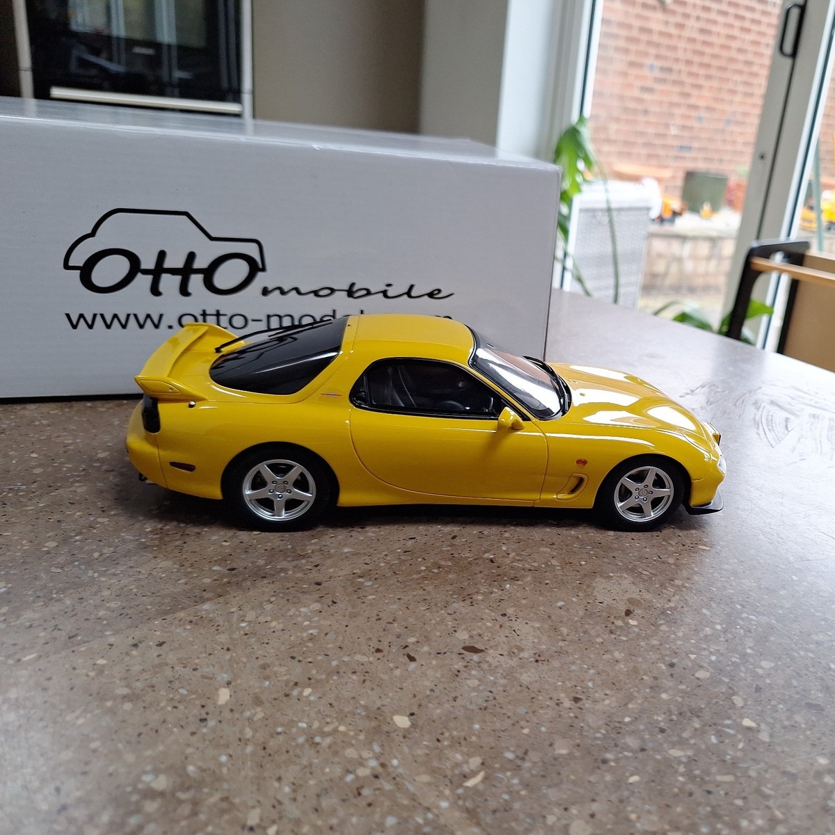 Mazda RX7 Type R (FD) - Bathurst Yellow - 1999 - 1/18 - Otto