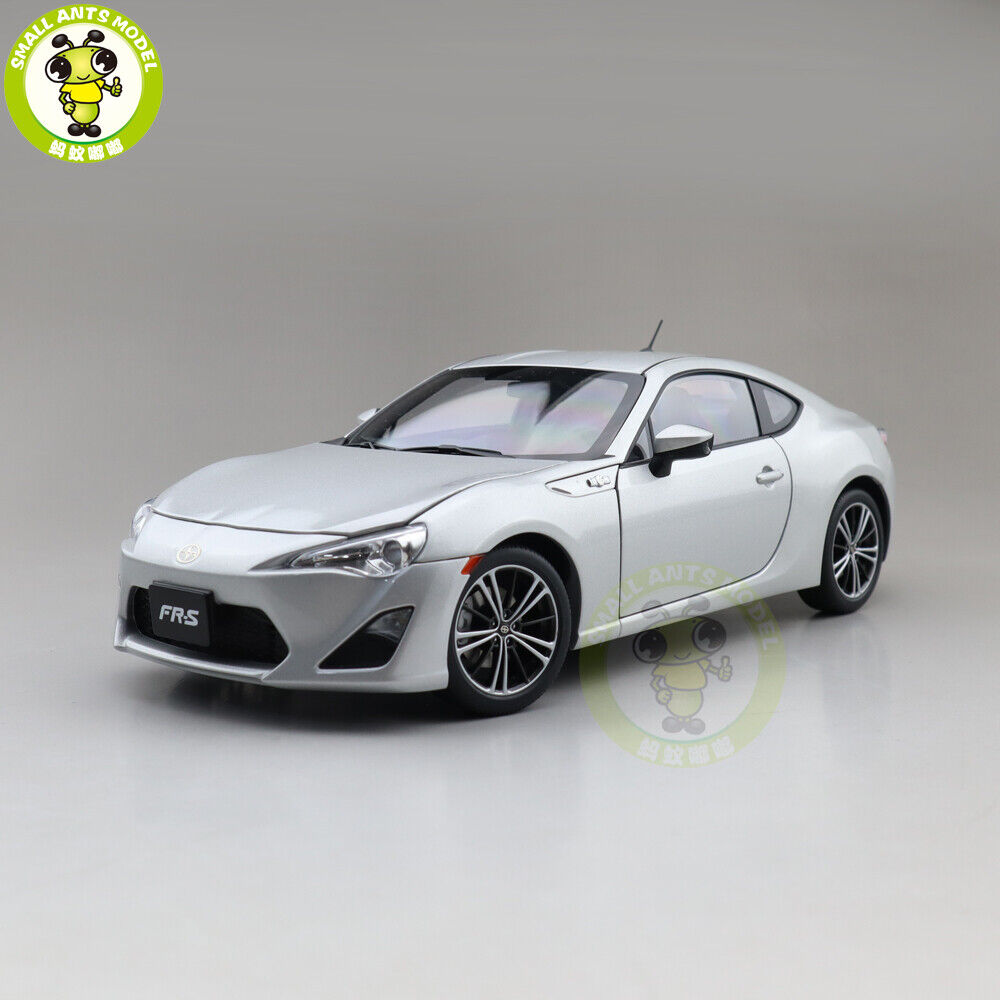 オートアート SCION FR-S 1/18