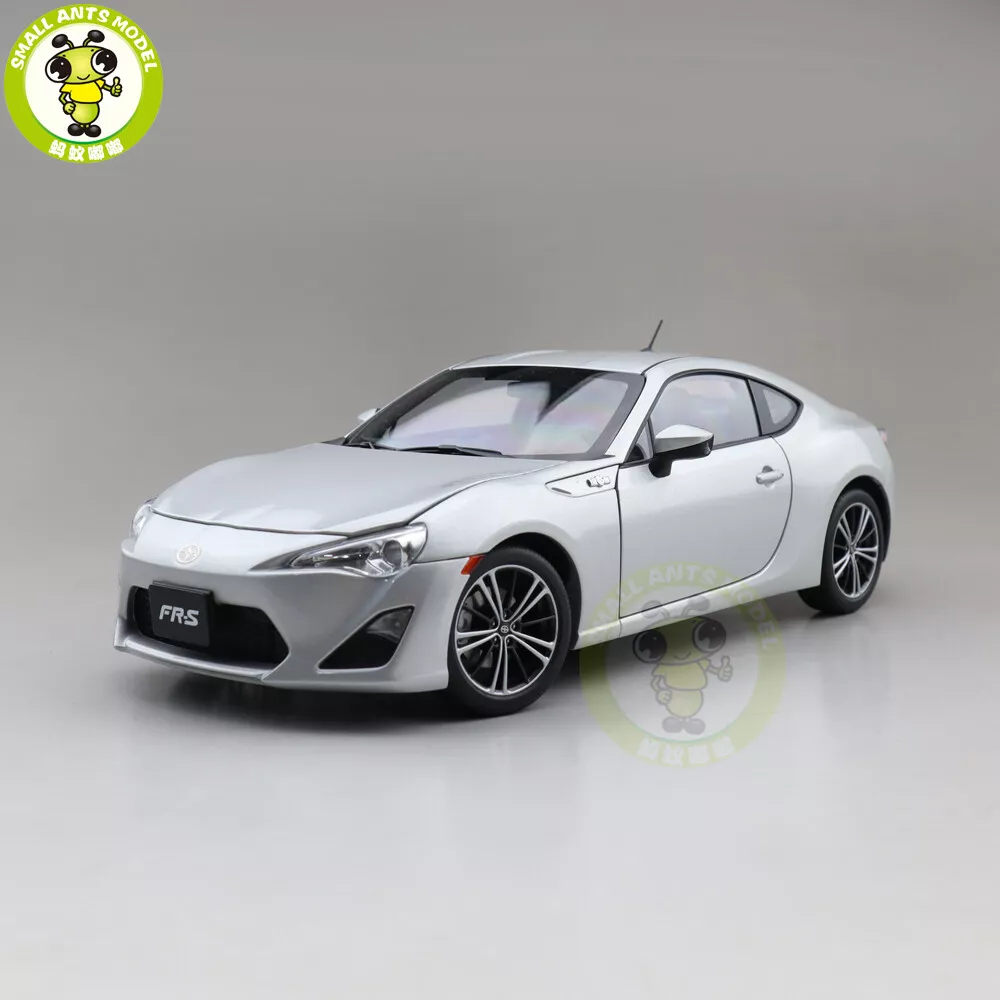 オートアート 1/18 サイオン　FR-S 86姉妹車　AUTOart FRS