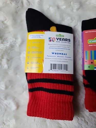 New Lot Of 5 Bombas Sesame Street Socks Elmo Size Youth Red Black - Picture 3 of 5