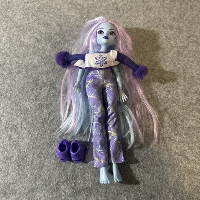 2023 Monster High G3 Abbey Bominable Yeti Fashion Doll with clothes