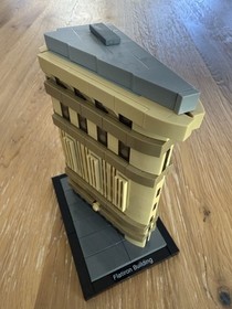 LEGO ARCHITECTURE: Flatiron Building, New York (21023)