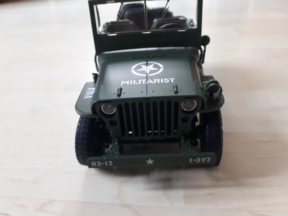 Willys Jeep offen US Army Militär 1941 olivgrün Modellauto 1:18  - Bild 2 von 4
