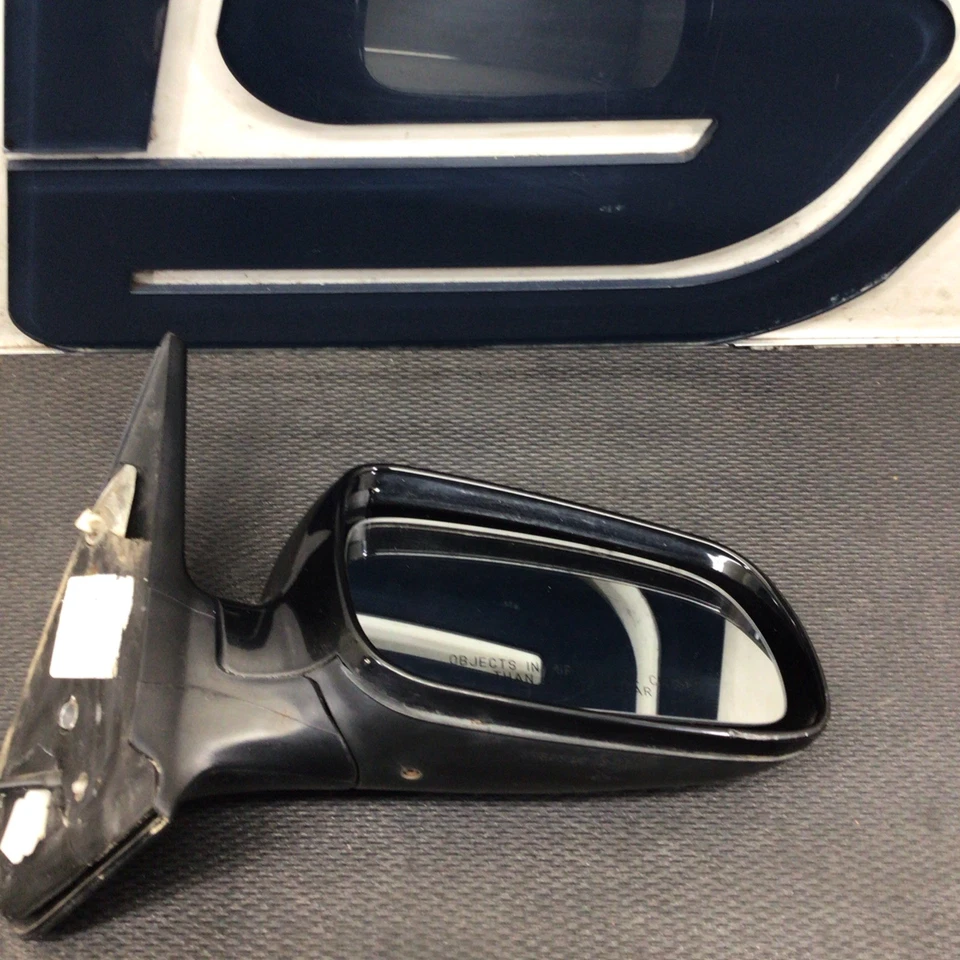 2004 年大众高尔夫 4 门 - 右乘客前镜(缺陷) — 第 2/4 张图片