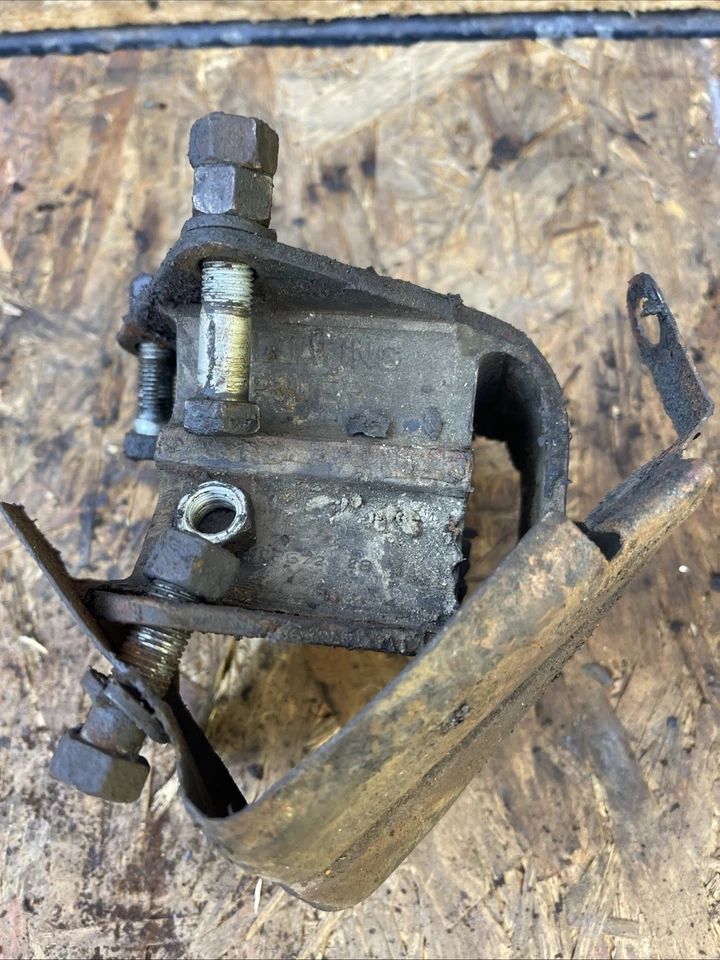 Juego de soportes de motor Chrysler Imperial 413 1962 originales OEM derecha/izquierda Foto 2 de 4