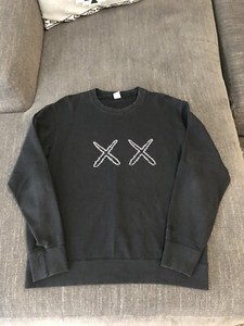 uniqlo x kaws sweater