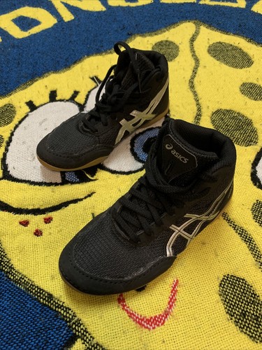 NIB Asics Matflex 5 Gs Black/Silver 