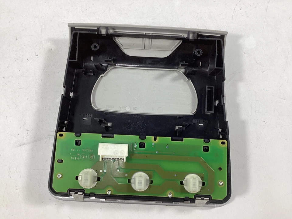 Lámpara de luz de lectura superior cúpula trasera BMW 328i 2007-2011 68296006 OEM. Foto 2 de 4