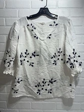 Kindred White Blouse With Black Leaf Vine Detail Size Medium