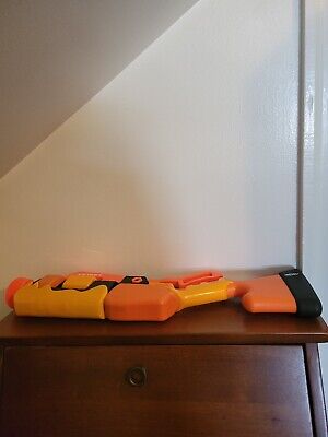 Nerf Roblox Adopt Me! BEES! Lever Action Blaster Gun with Rotating 8-Dart  Drum