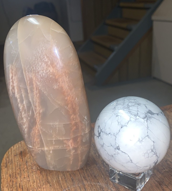 Healing Crystal Lot-Peach Moonstone Free Form 555g + Howlite Sphere 370g - ⭐️✨✨