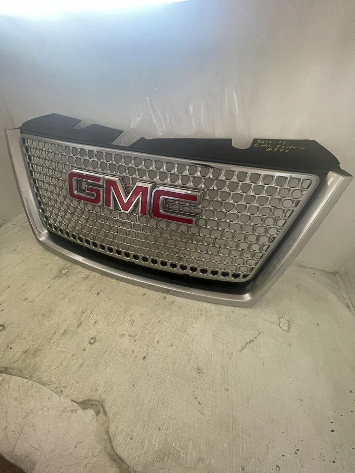 2013 2014 2015 2016 GMC TERRAIN Grelha dianteira OEM usada 22820043 Denali - Imagem 4 de 4