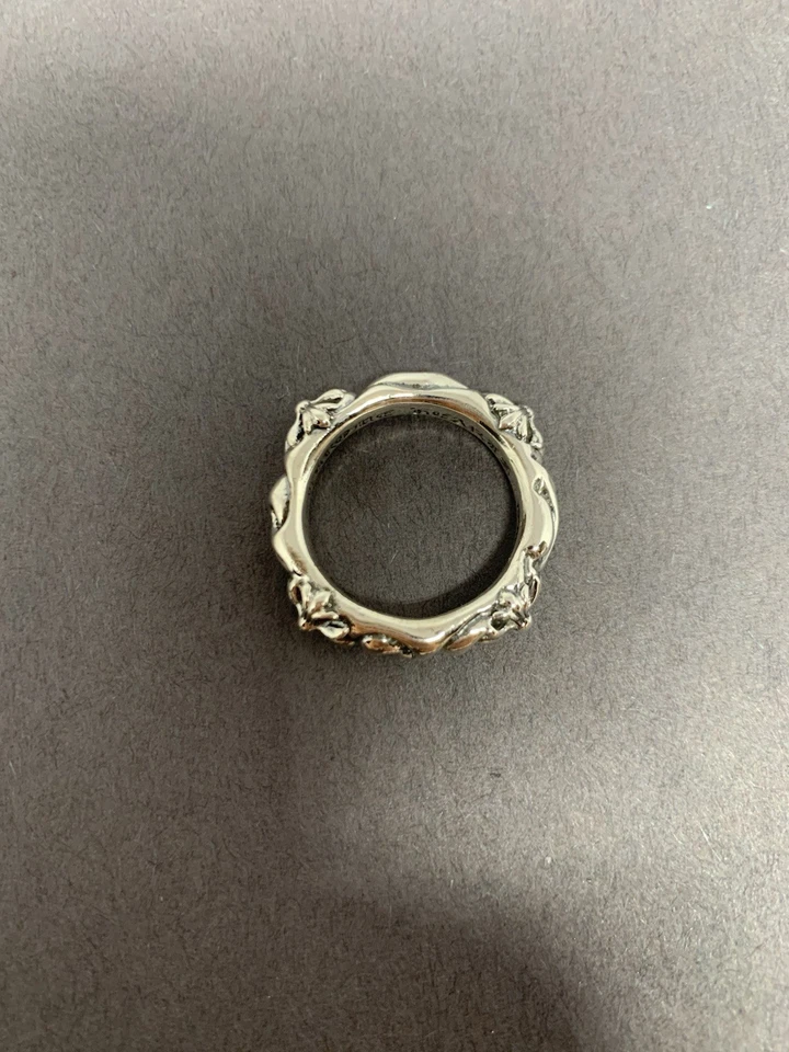 Autêntico anel cruzado pequeno de prata esterlina com corações cromados - Imagem 4 de 4