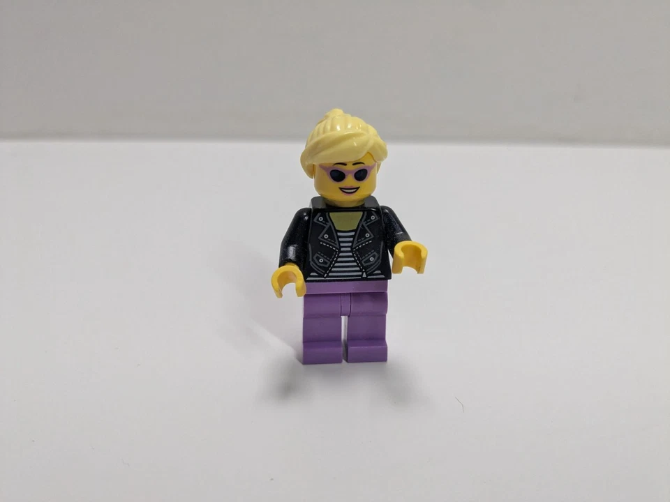 LEGO Ideas 40448 Vintage Car, photo 3 of 5