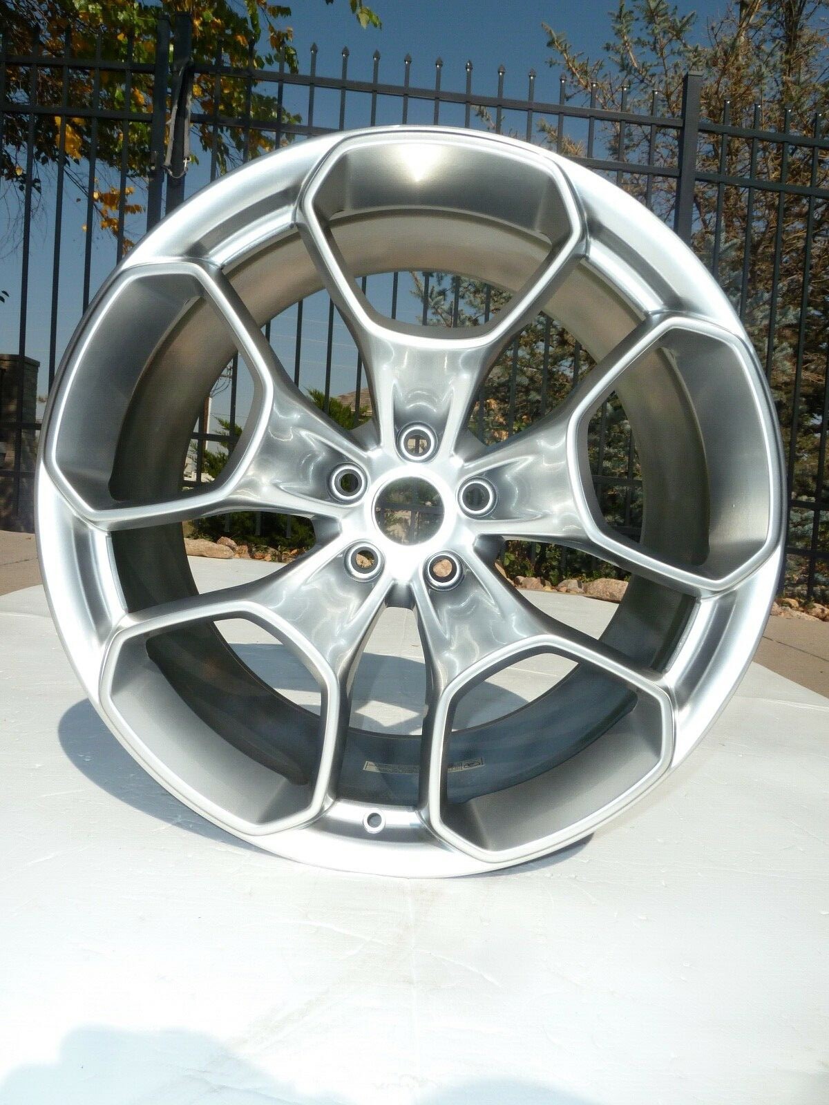 LAMBORGHINI HURACAN FACTORY GIANO OEM WHEEL REAR RIM SILVER REFURBISHED