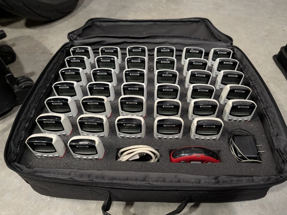 Lote de Qwizdom Q4 RF Clickers con Q5 Instructor RF Estudiante Respuesta Remota Foto 3 de 4