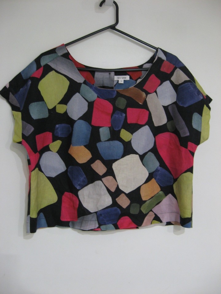 SEE SAW MULTICOLORED SLEEVELESS BUTTON BACK LINEN TOP SIZE 12
