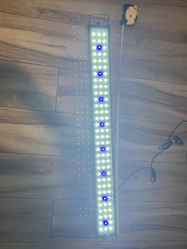 Luz LED de trabajo para acuario de 4 pies de largo Foto 4 de 4