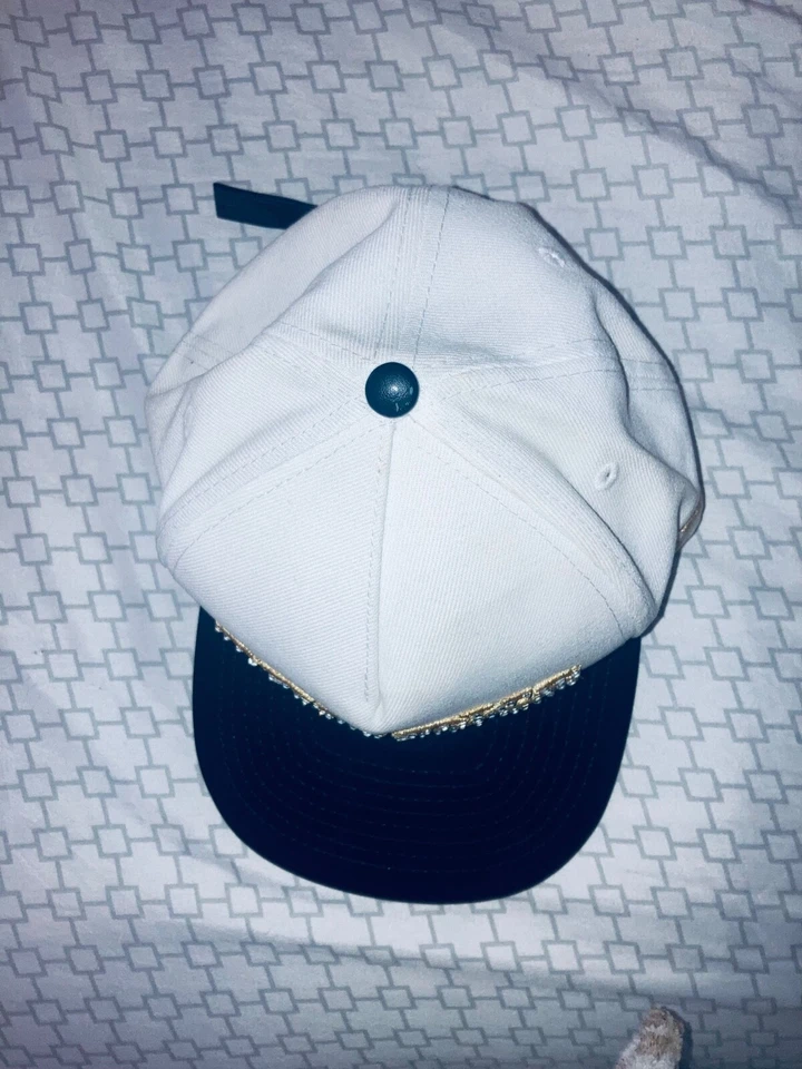 Crooks and Castles Snapback cuero oro blanco Foto 2 de 3