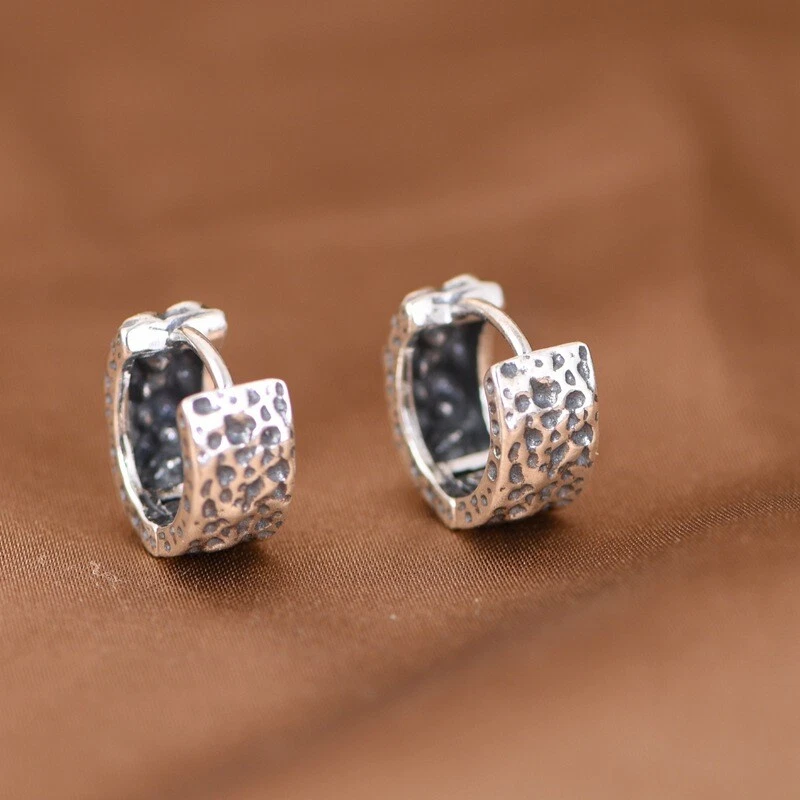 S925 Plata Calaveras Banda Huggie Aro Pendientes Gótico Motociclista Retro PAR Unisex 4.5g Foto 2 de 4