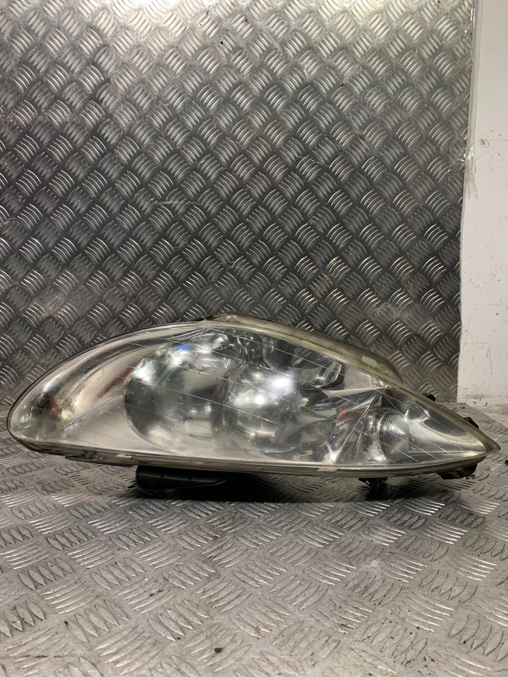 Faro izquierdo peugeot 206 2005 lado pasajero 9630869780 #2 Foto 2 de 4