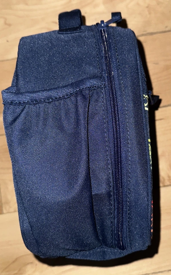 Marvel ланч-бокс / сумка изолированная с сеткой внутренний карман и боковой мешок, и передняя молния - Изображение 2 из 4