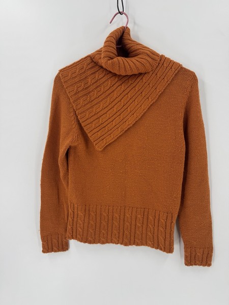orange cable knit sweater with turtleneck size M